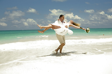Hochzeitsreise und Honeymoon ~ Anbieter von Hochzeiten im Ausland (Auslandshochzeit) ~ Reiseveranstalter für Flitterwochen